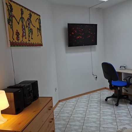White Apartment يابولنا المظهر الخارجي الصورة