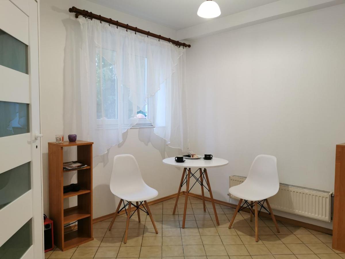 White Apartment يابولنا المظهر الخارجي الصورة