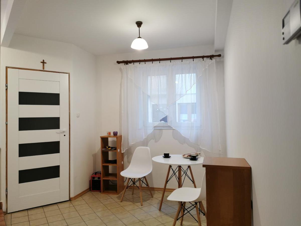 White Apartment يابولنا المظهر الخارجي الصورة