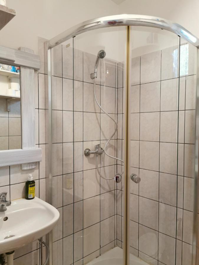 White Apartment يابولنا المظهر الخارجي الصورة